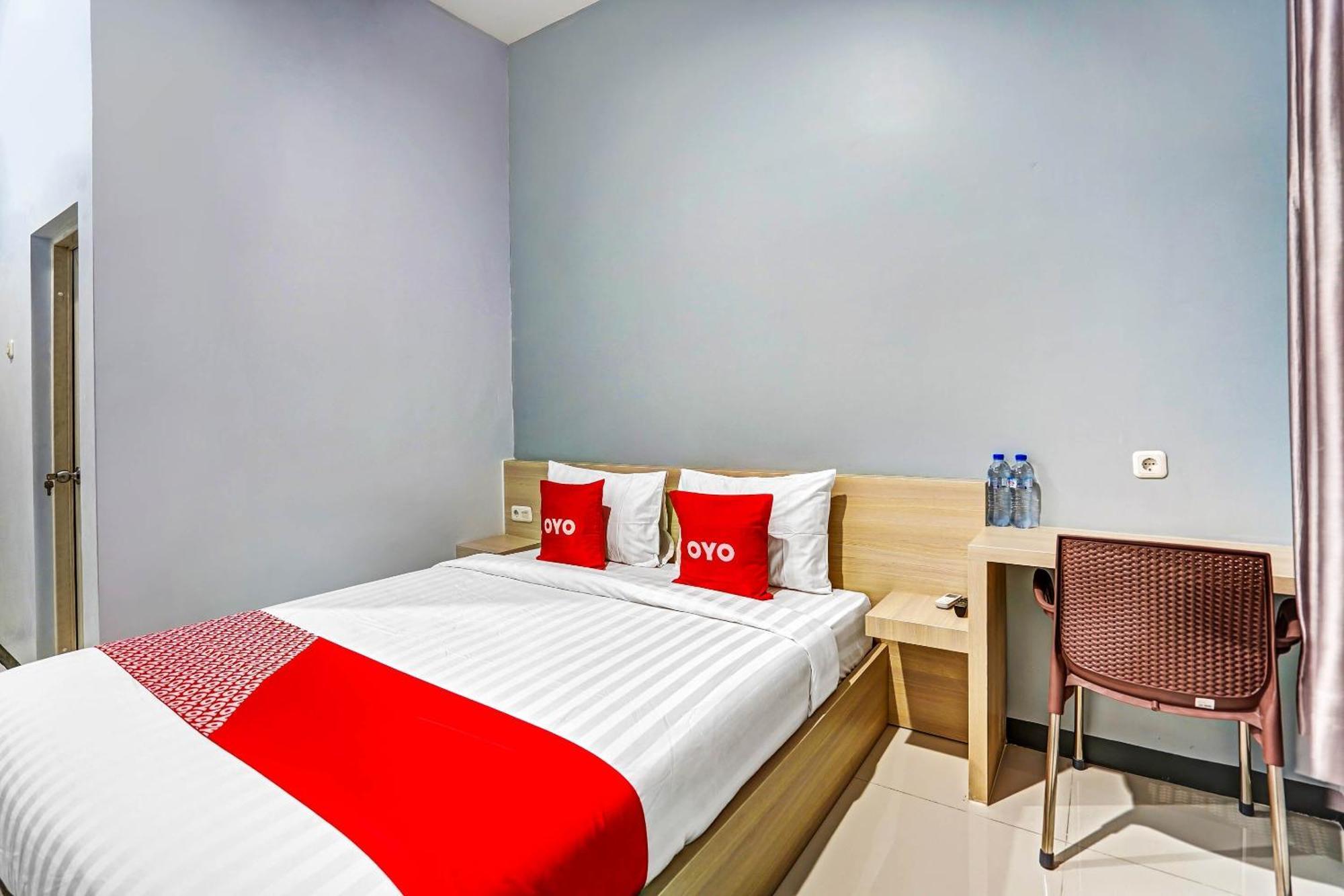 Oyo 90891 Parang Kusumo Residence Krembangan エクステリア 写真